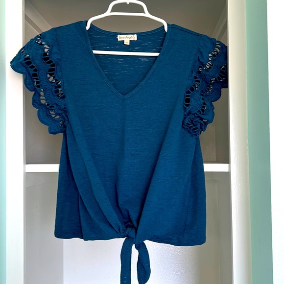 love on a hanger Tops - Love on a hanger tee sz S